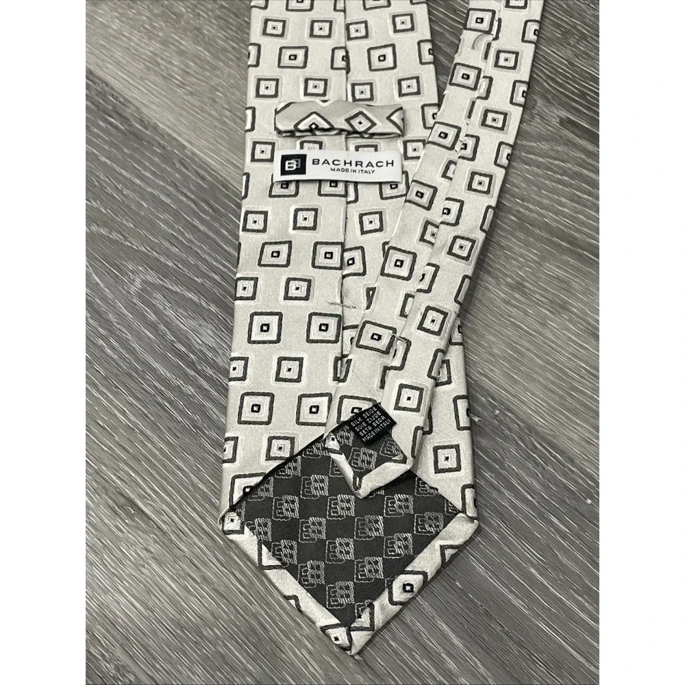 BACHRACH Men's 100% Silk Necktie‎ Designer USA Geometric Gray /Black